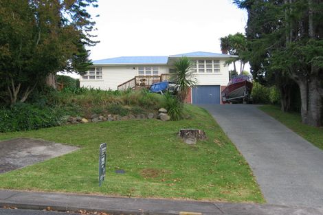 Photo of property in 43 Sylvan Crescent, Te Atatu South, Auckland, 0610