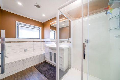 Photo of property in 1a Peel Place, Wainuiomata, Lower Hutt, 5014