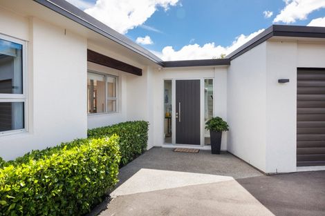 Photo of property in 15 Chilton Grove, Hokowhitu, Palmerston North, 4410