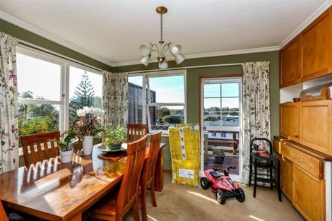 Photo of property in 235 Frankley Road, Frankleigh Park, New Plymouth, 4310
