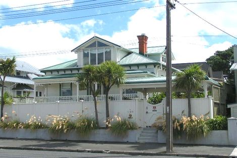 Photo of property in 2/140 Queen Street, Northcote Point, Auckland, 0627