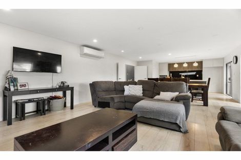 Photo of property in 22a Sabulite Road, Kelston, Auckland, 0602