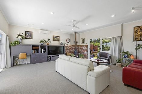 Photo of property in 3 Tirowhanga Road, Paremata, Porirua, 5024