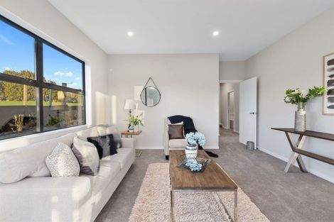 Photo of property in 9 Balthazar Road, Kumeu, 0810