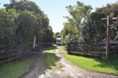 Photo of property in 210a Pukenui Road, Kaiwaka, 0573