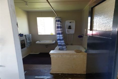 Photo of property in 23 Mako Mako Road, Levin, 5510