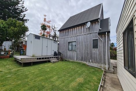 Photo of property in 3 The Terrace, Herald Island, Auckland, 0618