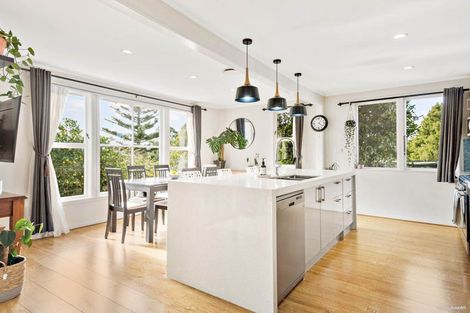 Photo of property in 47 Lysander Crescent, Beach Haven, Auckland, 0626
