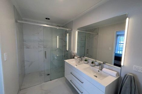 Photo of property in 1 Royal Crescent, Papamoa, 3118