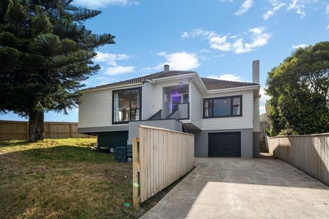 Photo of property in 24 Tremewan Street, Tawa, Wellington, 5028