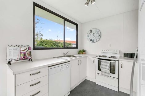 Photo of property in 8 Longstead Avenue, Papamoa Beach, Papamoa, 3118