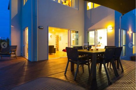 Photo of property in 17 Links Drive, Waiwhakaiho, New Plymouth, 4312