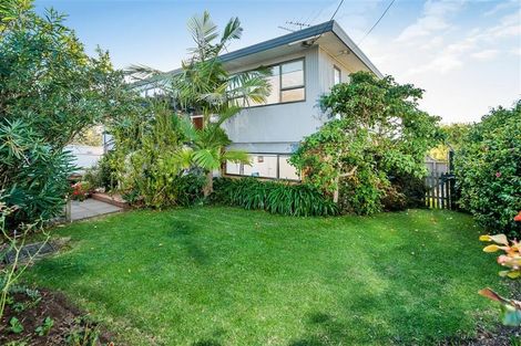 Photo of property in 859 Beach Road, Waiake, Auckland, 0630
