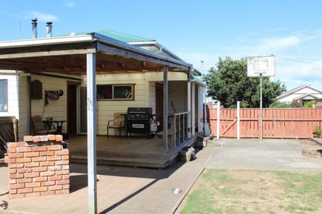 Photo of property in 59 Swinburn Street, Dannevirke, 4930