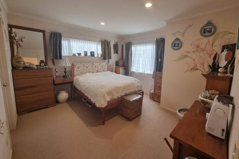 Photo of property in 4 Oswald Close, Flat Bush, Auckland, 2016