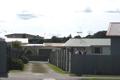 Photo of property in 4a Cross Street, Castlecliff, Whanganui, 4501