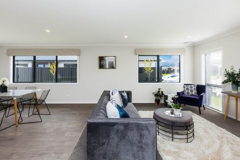 Photo of property in 49 Buddle Road, Wallaceville, Upper Hutt, 5018