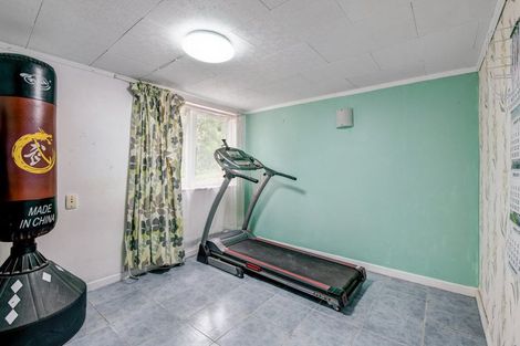 Photo of property in 1/73 Chivalry Road, Glenfield, Auckland, 0629