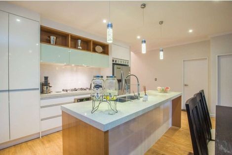 Photo of property in 21e Stamford Crescent, Flat Bush, Auckland, 2019