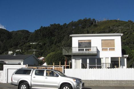 Photo of property in 53 Marine Parade, Eastbourne, Lower Hutt, 5013