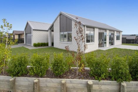 Photo of property in 10 Te Ranga Memorial Drive, Pyes Pa, Tauranga, 3112