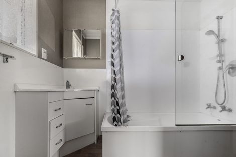 Photo of property in 28 Nikau Street, Springfield, Rotorua, 3015