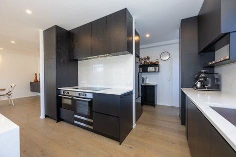 Photo of property in 2 Kotare Drive, Wanaka, 9305