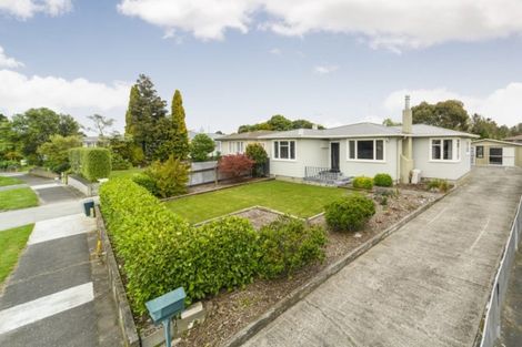 Photo of property in 19 Pembroke Street, Highbury, Palmerston North, 4412