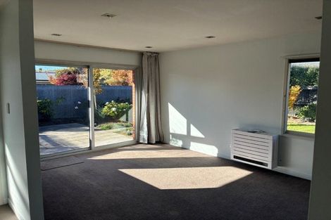 Photo of property in 2/7 Camberwell Place, Avonhead, Christchurch, 8042