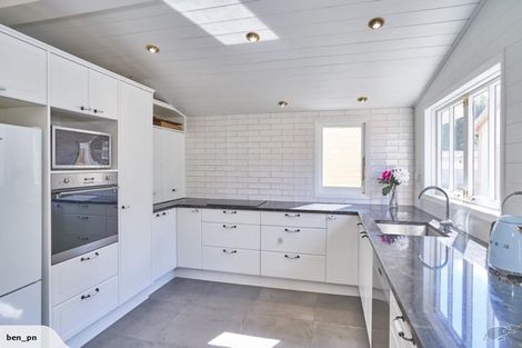 Photo of property in 11 Hereford Street, West End, Palmerston North, 4410