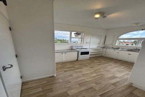 Photo of property in 282 Great North Road, Henderson, Auckland, 0612