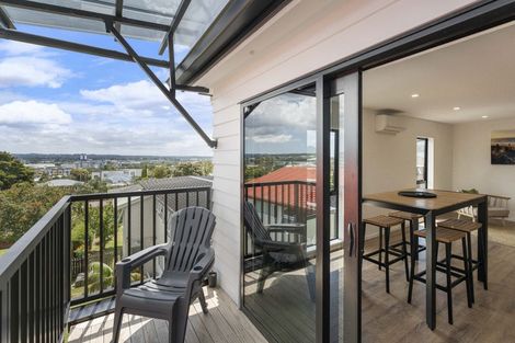 Photo of property in 2/16 James Laurie Street, Henderson, Auckland, 0612