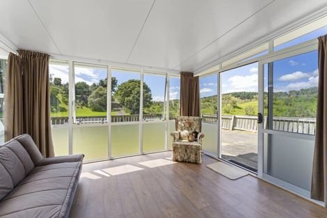 Photo of property in 11 Rata Street, Otaki Beach, Otaki, 5512