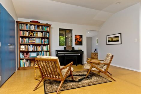 Photo of property in 562 Oaia Road, Muriwai, Waimauku, 0881