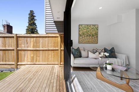 Photo of property in 6/11 Stottholm Road, Titirangi, Auckland, 0604