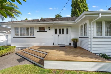 Photo of property in 9 Minchin Crescent, St Andrews, Hamilton, 3200