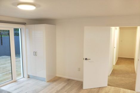 Photo of property in 32a Wade River Road, Stanmore Bay, Whangaparaoa, 0932