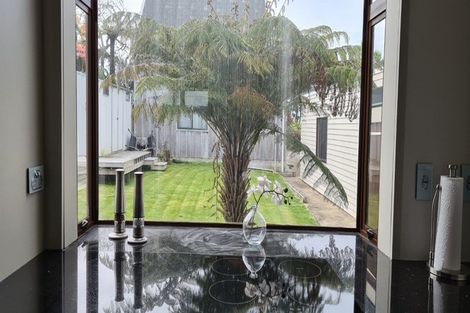 Photo of property in 3 The Terrace, Herald Island, Auckland, 0618