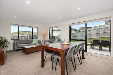 Photo of property in 35 Ballintoy Park Drive, Welcome Bay, Tauranga, 3175