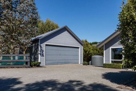 Photo of property in 35 Oram Drive, Turitea, Palmerston North, 4472