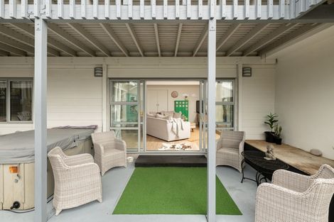 Photo of property in 1037 Papamoa Beach Road, Papamoa Beach, Papamoa, 3118