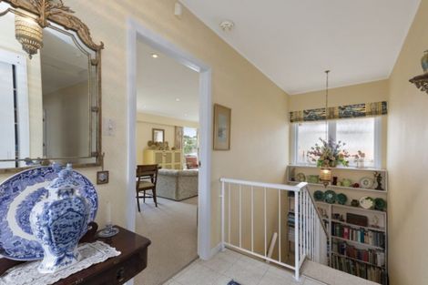 Photo of property in 53 Oakleigh Street, Maungaraki, Lower Hutt, 5010