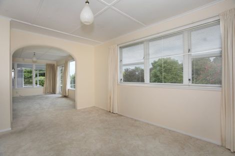 Photo of property in 2 Signal Street, Marton, 4710