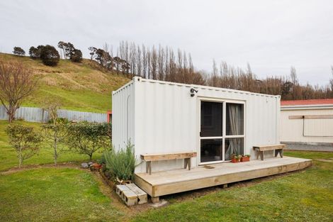 Photo of property in 69 Ongo Road, Hunterville, 4730