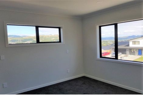 Photo of property in 1 Opaoa Way, Aotea, Porirua, 5024