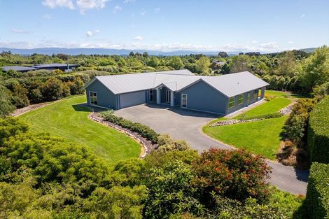 Photo of property in 10 Birdie Way, Martinborough, 5711