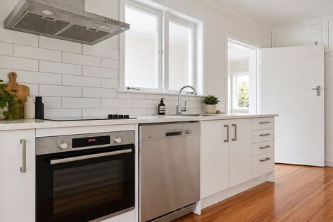 Photo of property in 37 Jellicoe Avenue, Tuakau, 2121
