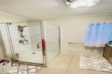 Photo of property in 49 Santiago Crescent, Unsworth Heights, Auckland, 0632