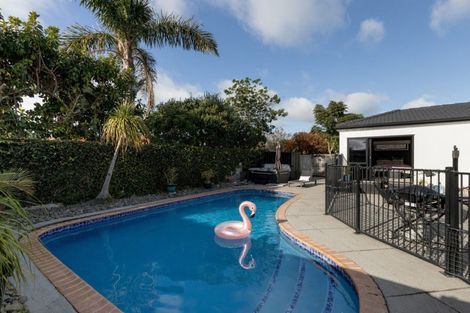 Photo of property in 5 Piha Close, Papamoa Beach, Papamoa, 3118
