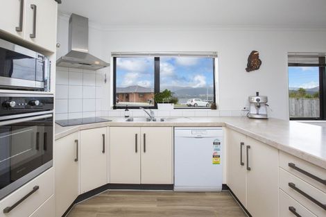 Photo of property in 61 Percy Kinsman Crescent, Riverstone Terraces, Upper Hutt, 5018